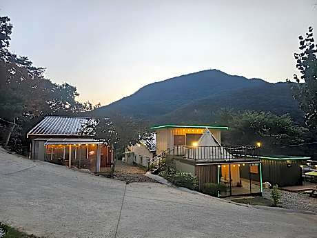 Geumsan Wongol Healing Camp Pension