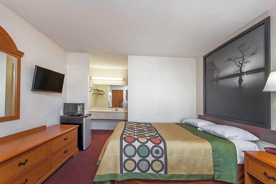 Super 8 by Wyndham Columbia/Ft. Jackson SC