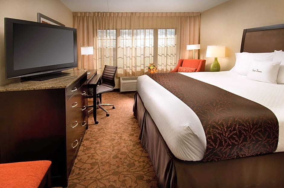 DoubleTree By Hilton Hotel Dulles Airport-Sterling