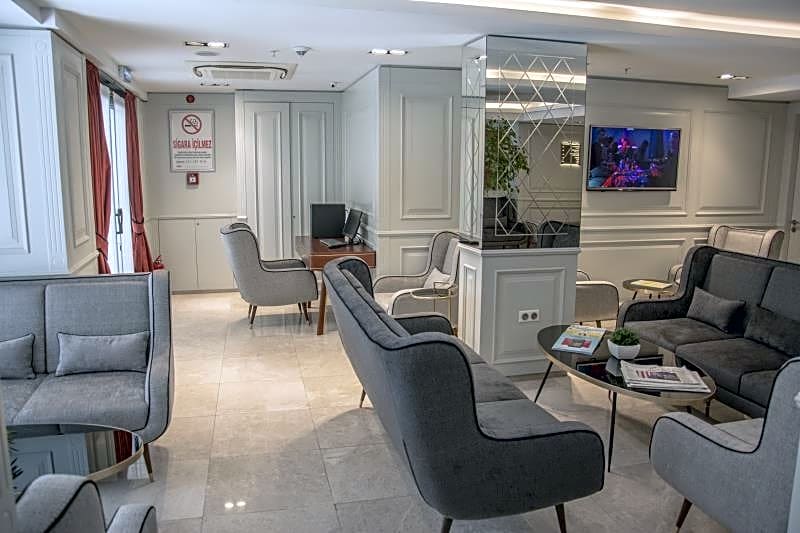 Renata Suites Boutique Hotel