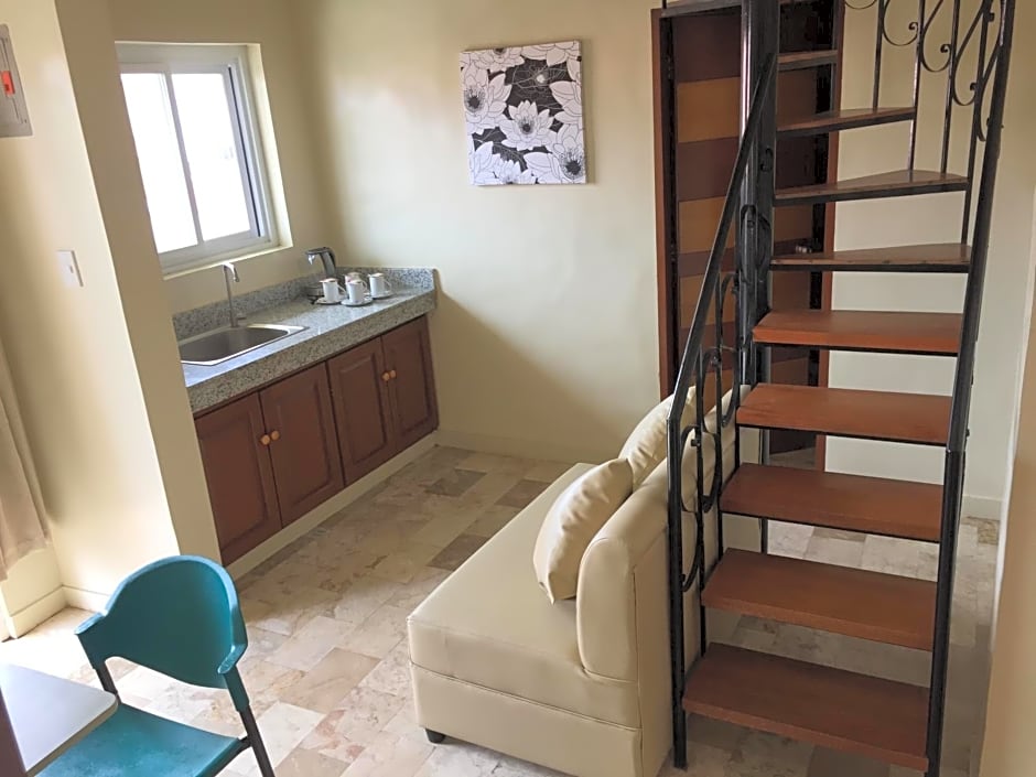 Elliannah Pines Hotel