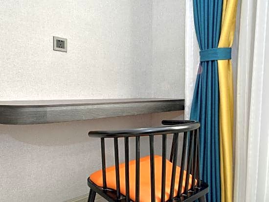 New Beijing Hotel (Guangzhou Sun Yat Sen Memorial Hospital Yide Road Subway Station)