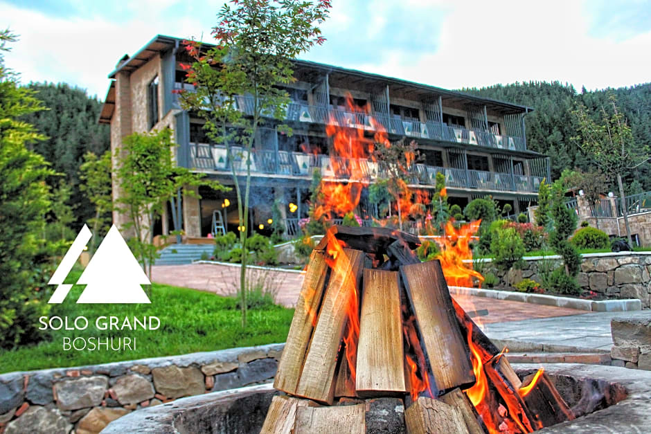 Solo Grand Boshuri Hotel