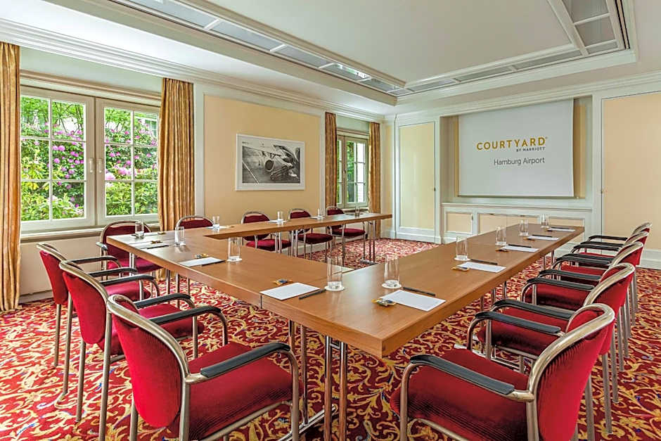 Courtyard by Marriott Hamburg Airport