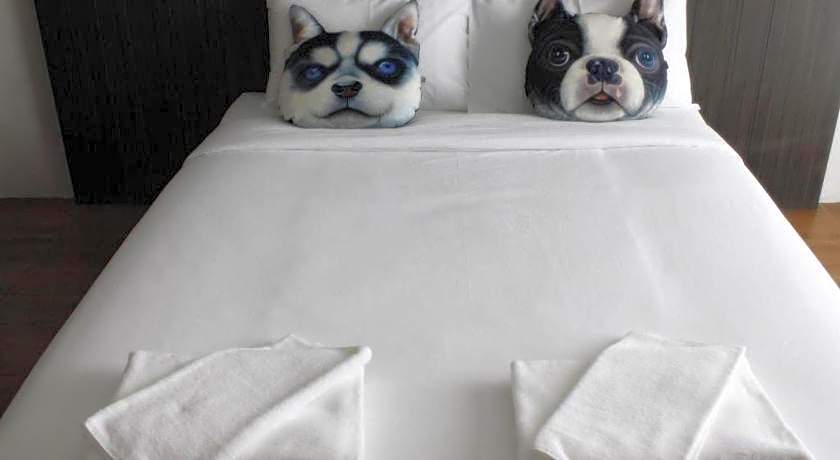 The Pride Hotel At Laemsing