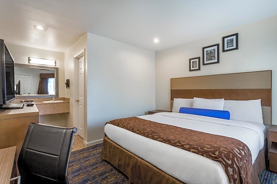 Howard Johnson Berkeley – Berkeley, CA