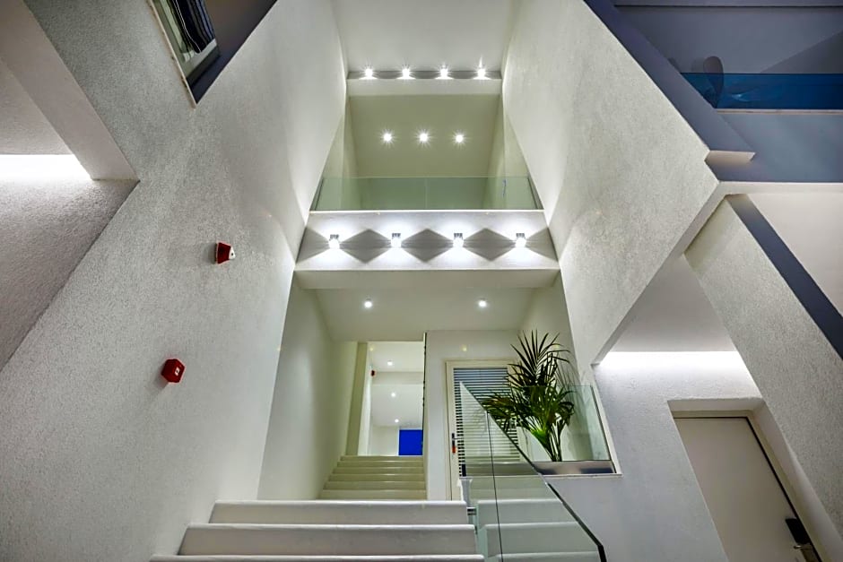 Cocoοns Suites & Villas Fourka