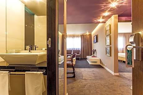 Junior Suite with Double Bed and Free Parking