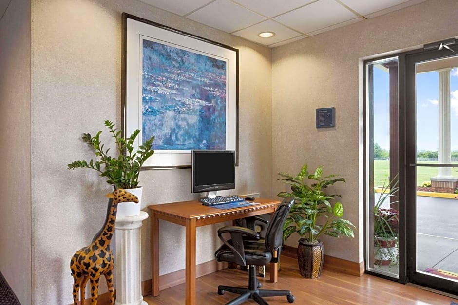 Days Inn by Wyndham Middletown
