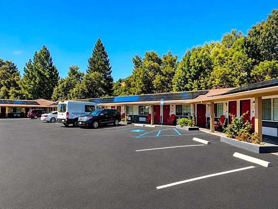 Muir Lodge Motel