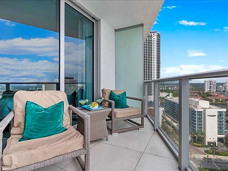 Beachside Contemporary Residence in Lyfe