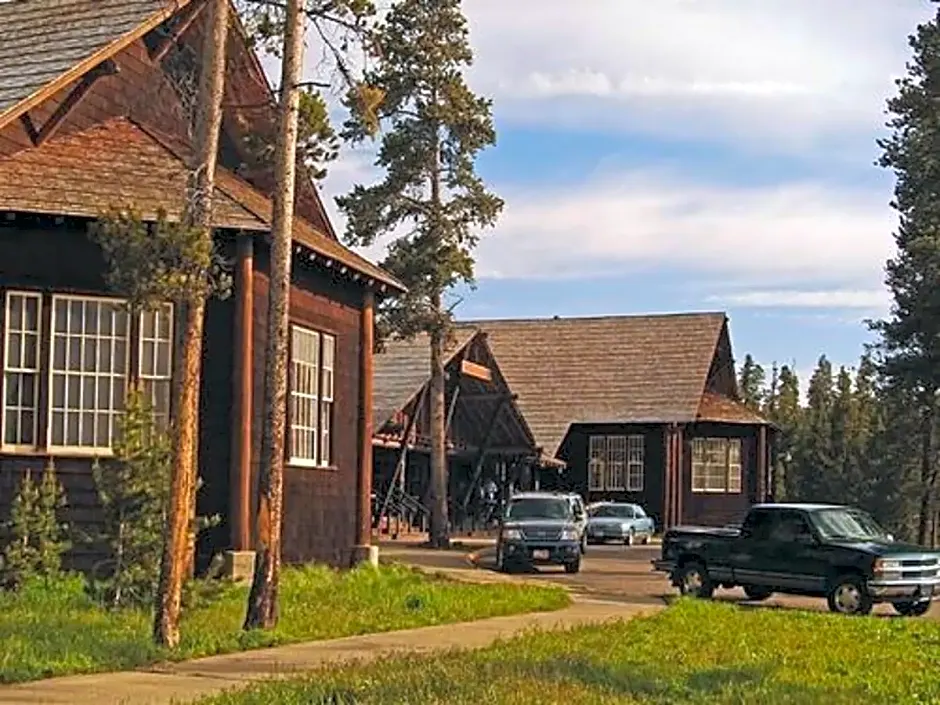 Lake Lodge Cabins