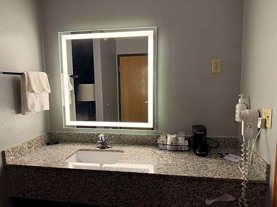 AmericInn by Wyndham Kearney