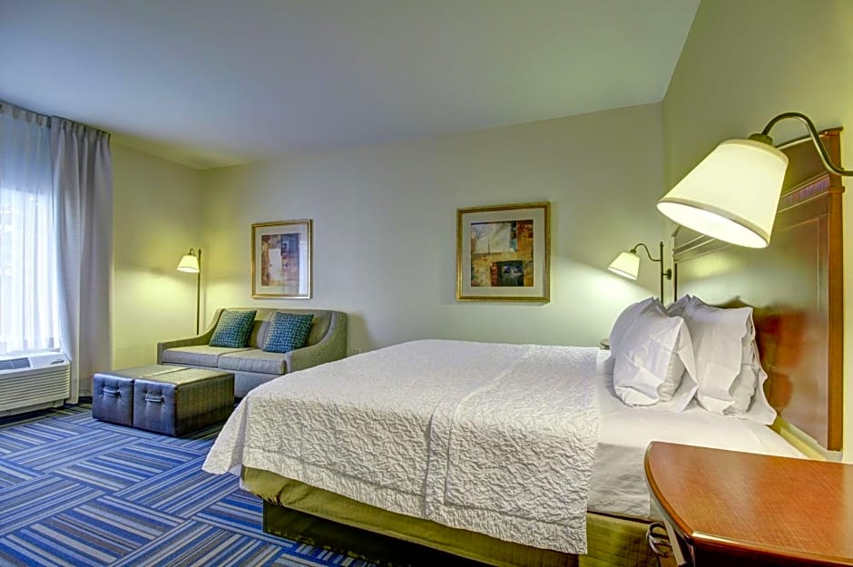 Hampton Inn By Hilton And Suites Alexandria