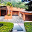 Residencia estilo Californiana Jardín de los Soles