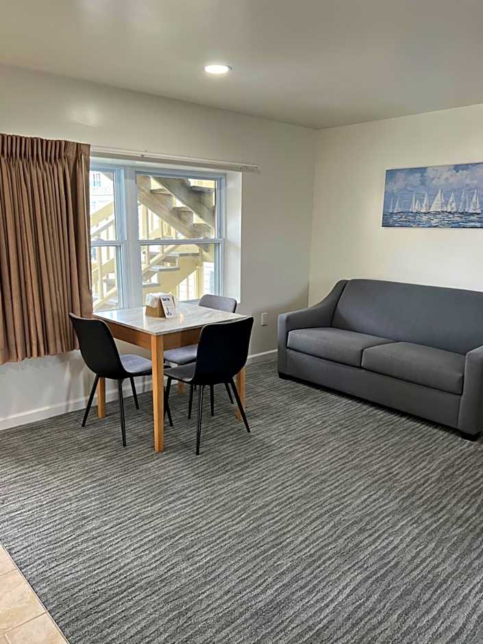 Crystal Sands Motel