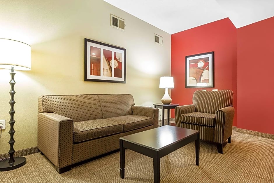 Comfort Suites Charleston West Ashley