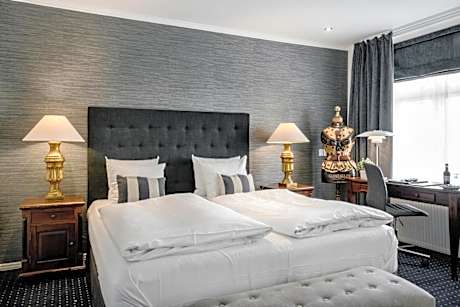 Junior Suite with Spa Bath