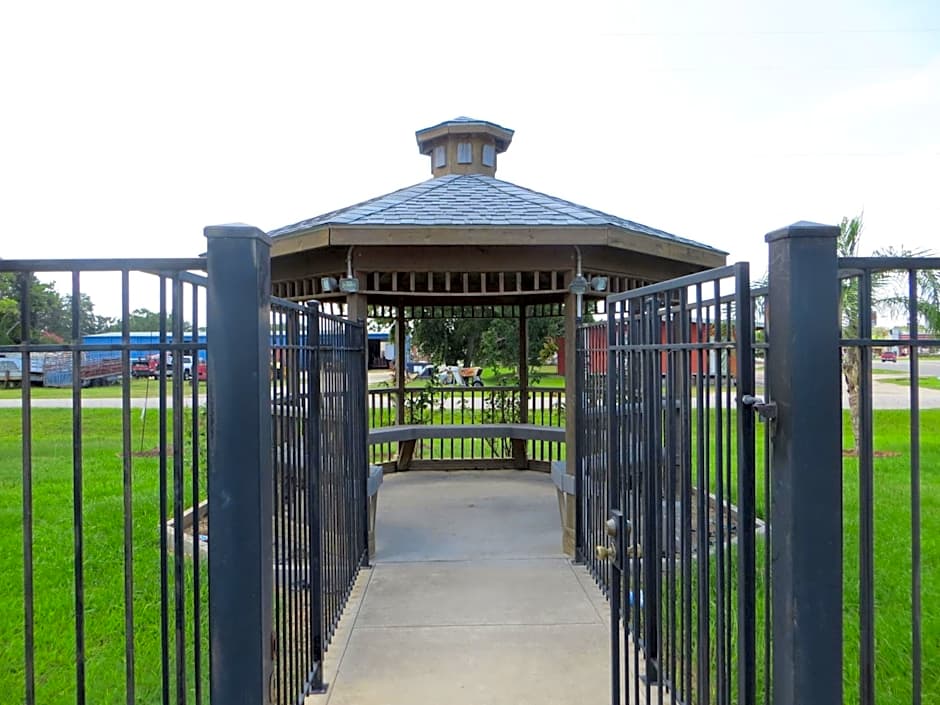 Executive Inn & Suites West Columbia