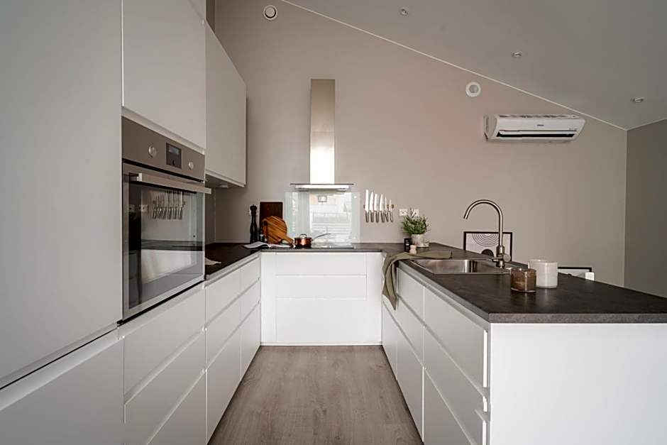 ARCTIC HOMES - Unique Town House