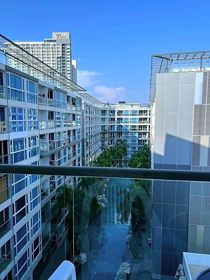 Azure Hotel Pattaya
