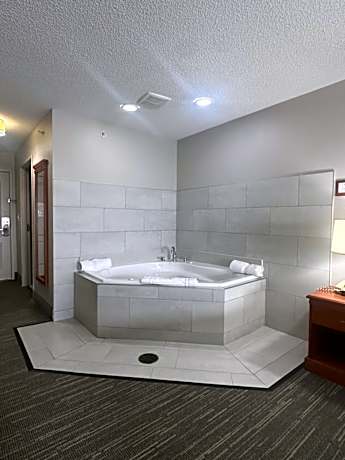 King Suite with Whirlpool - Non-Smoking