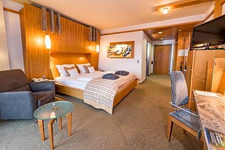 Deluxe Double Room Main Building