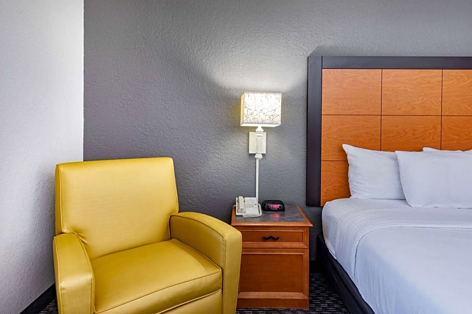 La Quinta Inn & Suites by Wyndham Laredo