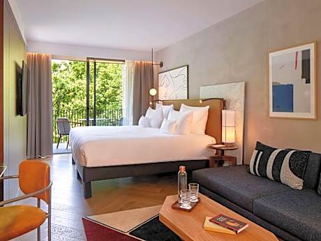 Executive King Room with Sofa Bed and Balcony