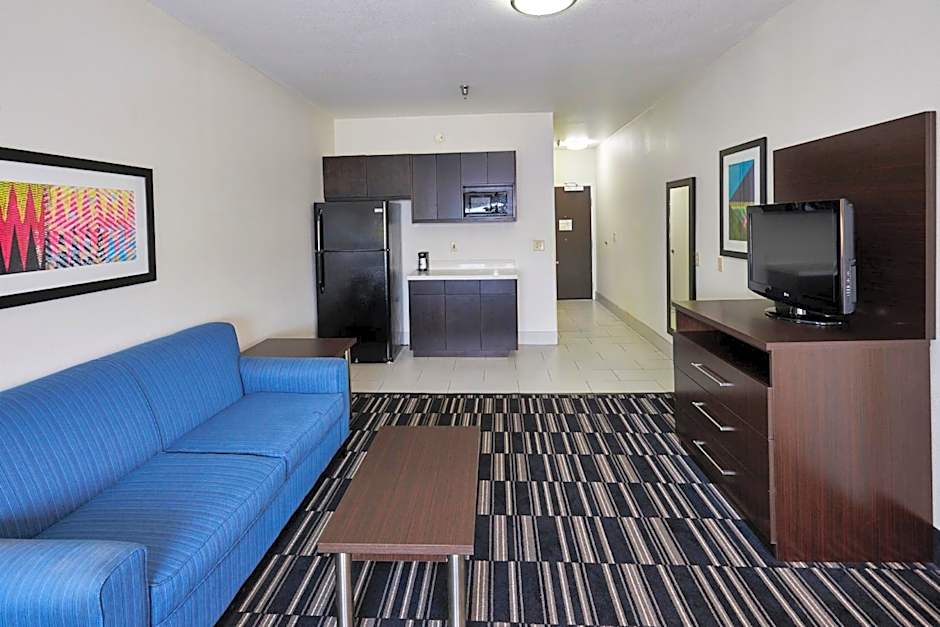 Holiday Inn Express & Suites Birmingham South - Pelham By IHG
