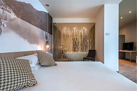 Suite with Spa Bath