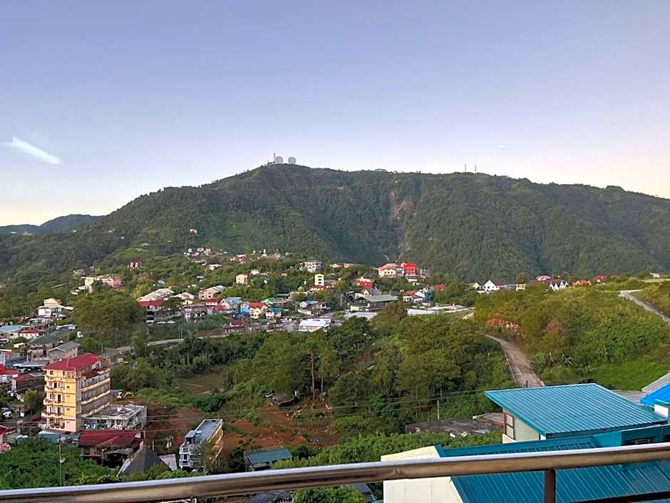 3 Pax Charming Foggy Cold Breeze, Cozy Gardenville Hotel
