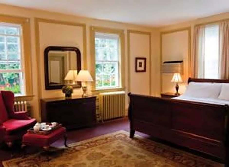 CRABTREES KITTLE HOUSE RESTAURANT & INN - BED AND BREAKFAST