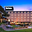 The Drake Oak Brook, Autograph Hotels