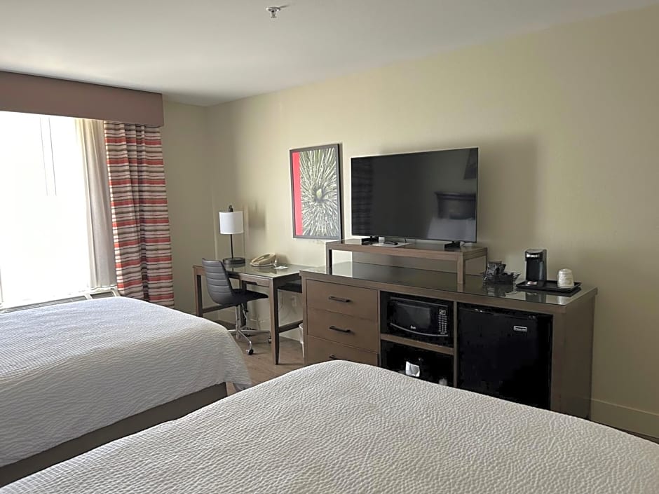 Holiday Inn & Suites - Barstow, an IHG Hotel