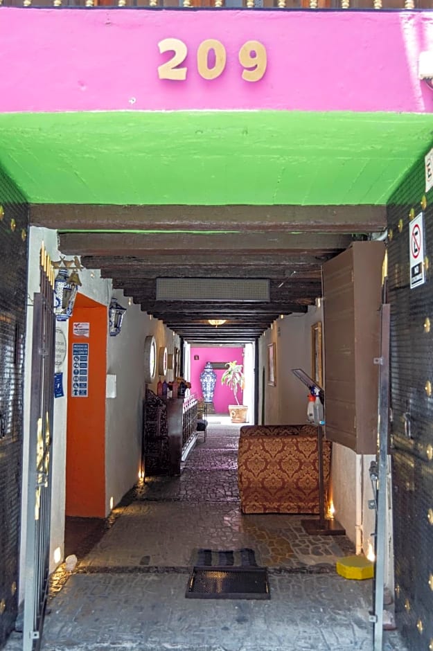HOTEL BACANTES