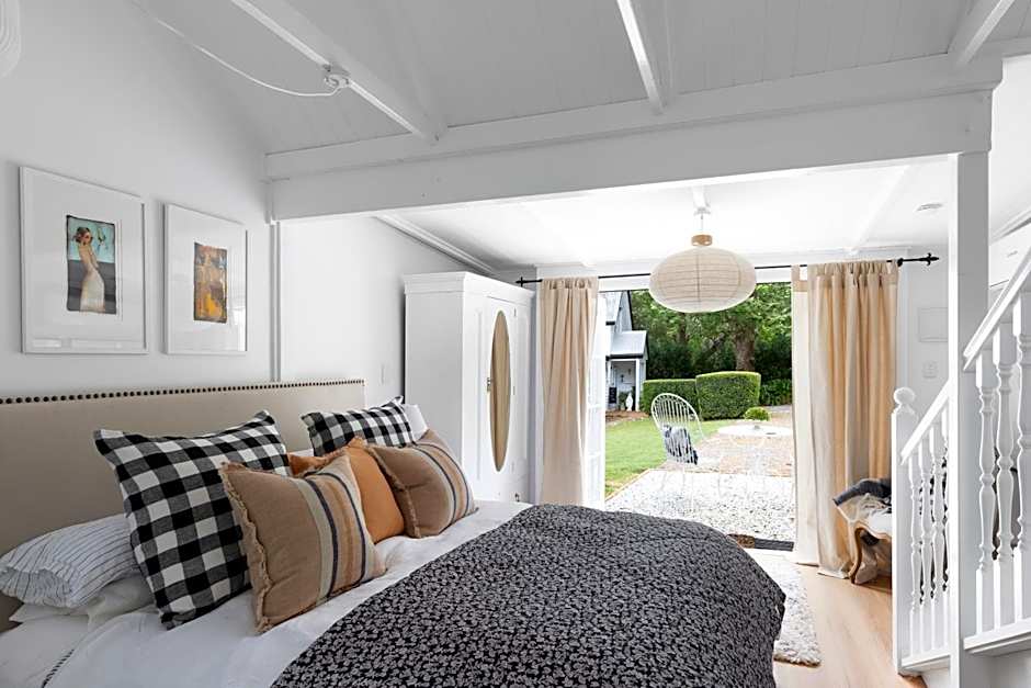 Exclusive Luxury Designer Cottage Estate for 10 - Peaceful Retreat Just 8 Minutes from Maleny