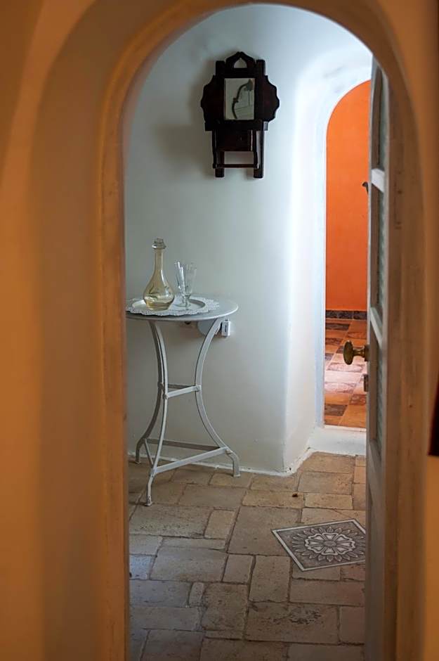 Heliophos Boutique Caves