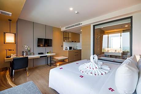 Deluxe Double or Twin Room with Ocean View