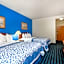 Days Inn & Suites by Wyndham Cambridge