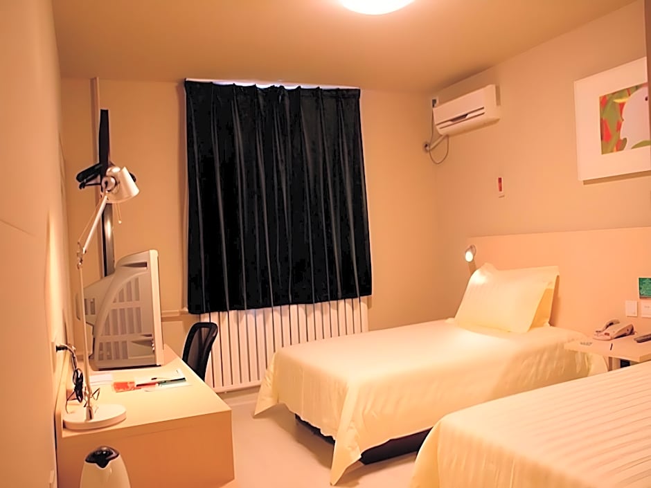 Jinjiang Inn Tianjin Binhai New District Tanggu Metro Station