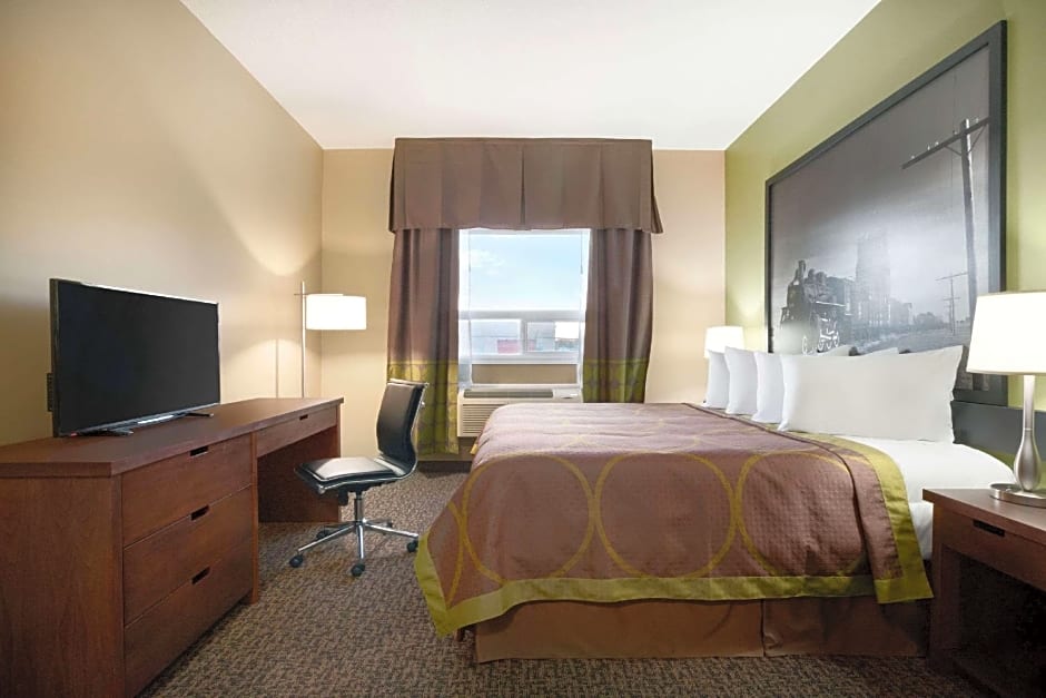 Super 8 by Wyndham Regina