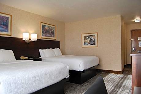 Queen Room with Two Queen Beds - Non-Smoking