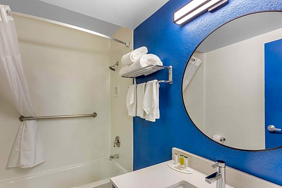 Super 8 by Wyndham Chicago IL