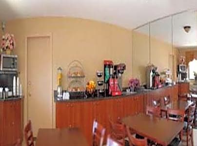 Knights Inn Parkway