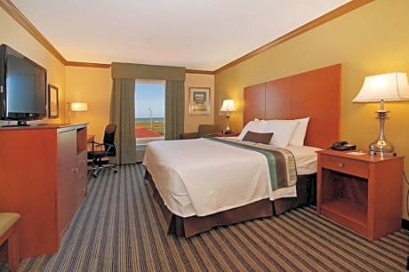 King Room with Bathtub - Disability Access/Non-Smoking