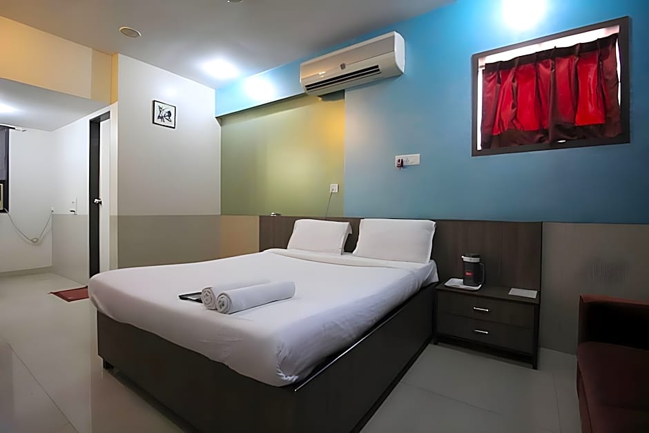 Sai Sharan Stay Inn - Near MIDC Turbhe, Navi Mumbai