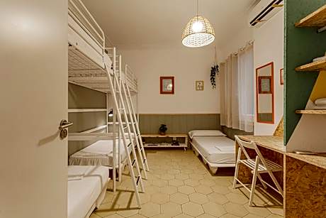 Quintuple Room with Shared Bathroom