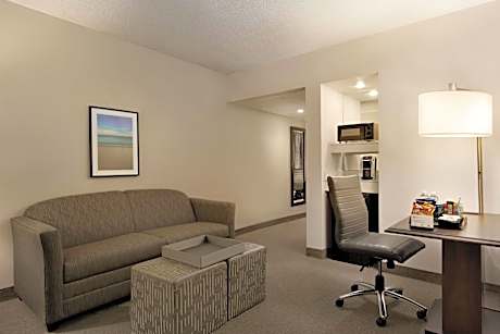 One-Bedroom Suite with Two Double Beds and Roll-in Shower - Mobility Access/Non-Smoking