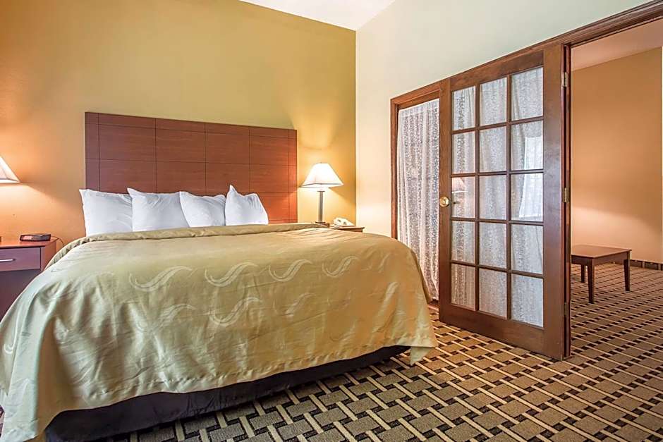 Quality Inn & Suites East Troy I-43